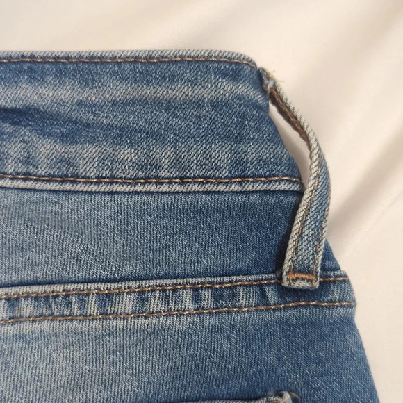 GUESS Distressed Mid-Rise Sexy Curve Skinny Jeans, Color Mid Wash Size 25 - Picture 11 of 16